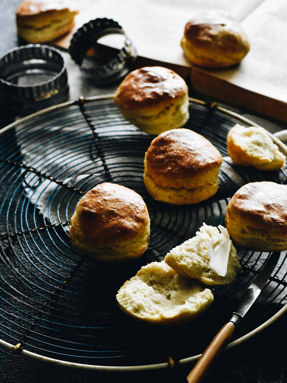 SCHNELLE BUTTERMILCH-SCONES