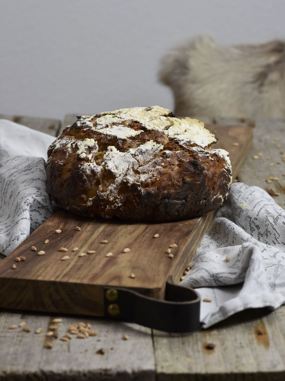 Einfaches Brot mit Hefe - SANDDORN &amp; SEEGRAS