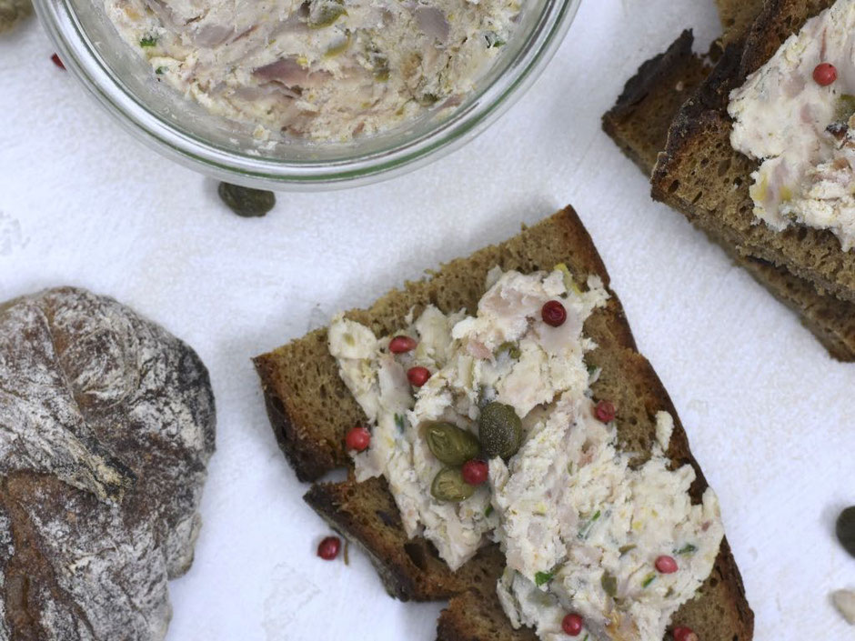 FABELHAFTES FISCH RILLETTES AKA NORDISCHER BROTAUFSTRICH