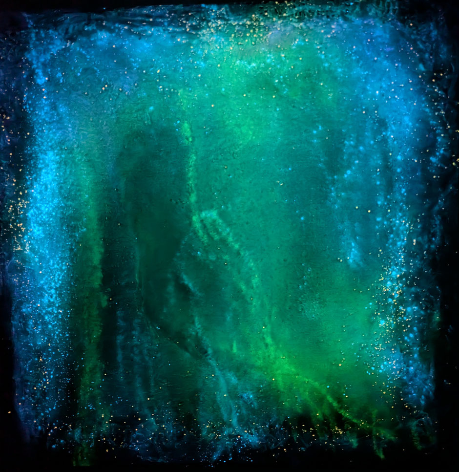"ohne Titel" 100 x 100 cm, Mischtechnik auf Leinwand, 2025 in der Dunkelheit