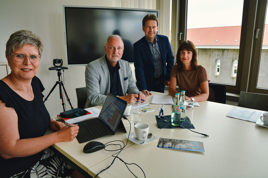 Foto: Quelle: HWK Magdeburg (Anja Gildemeister), v.l.n.r. Bianca Hillebrecht, Torsten Hallmann, Ralf Glöckner, Dorit Zieler