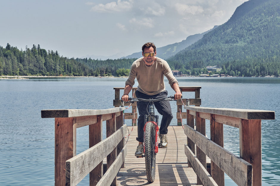 #Amflow in Hamburg kaufen ab Mitte Oktober | Leichtes Full-Power E-MTB Amflow PL Carbon Pro (600 WH/800 Wh). Ab €9.799,–. Das E-Mountainbike Amflow PL ...ERLEBE AMFLOW JETZT BEI UNS! Jetzt testen