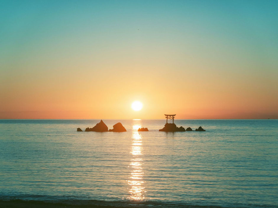 2020年の8月中旬に撮影した奈多八幡宮の朝日