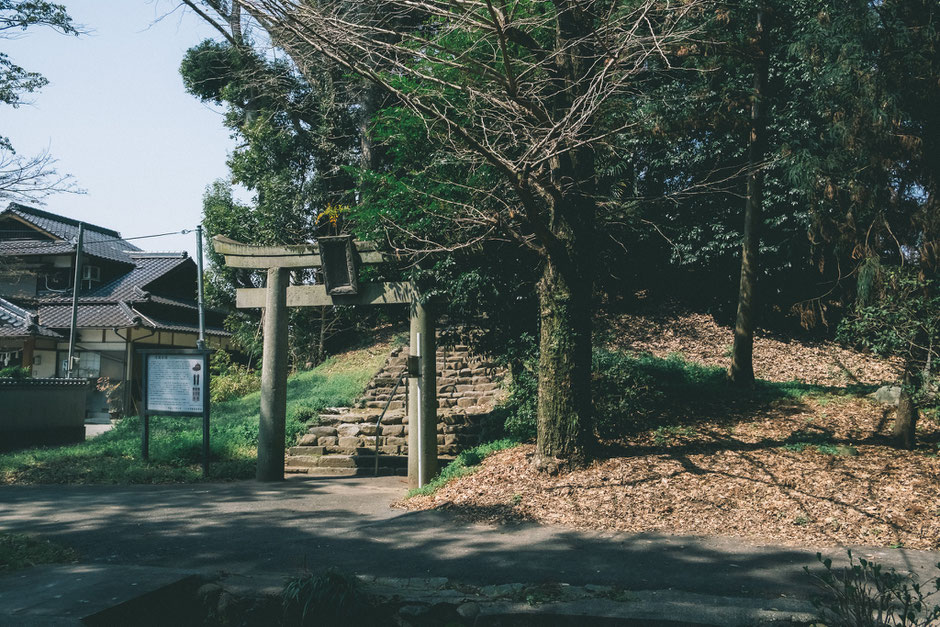 【うきは市吉井町】若宮八幡神社内「月岡古墳」月読神社 鳥居