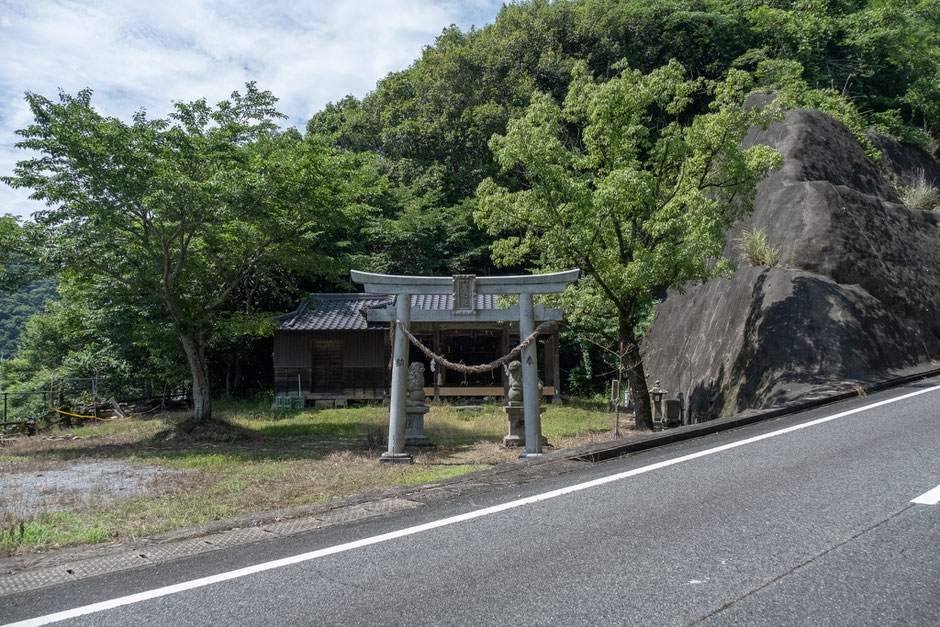 【宇佐市安心院町】里の駅近くの貴船神社(戸方)鳥居