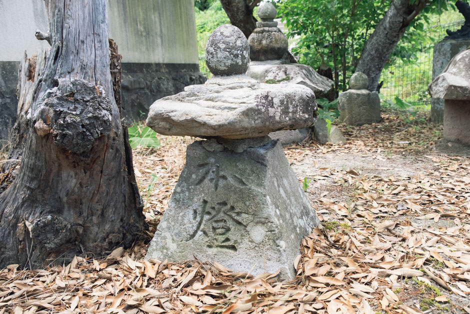 宇佐市下拝田 貴船神社 石灯籠