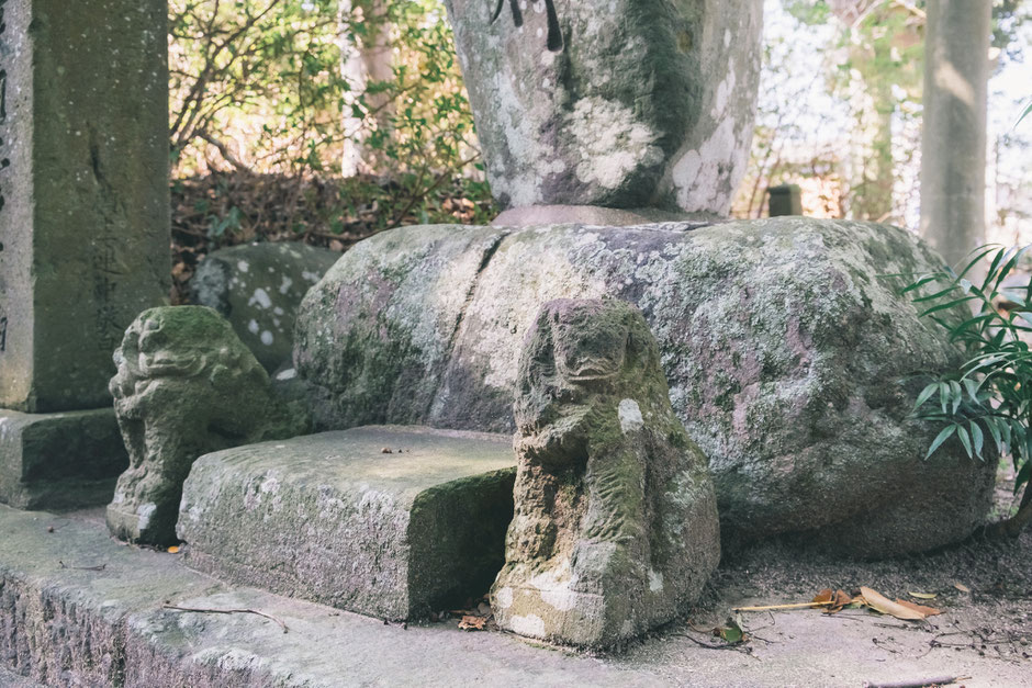 【うきは市浮羽町西隈上】正八幡宮(隈上正八幡宮)猿田彦大神の手前の狛犬