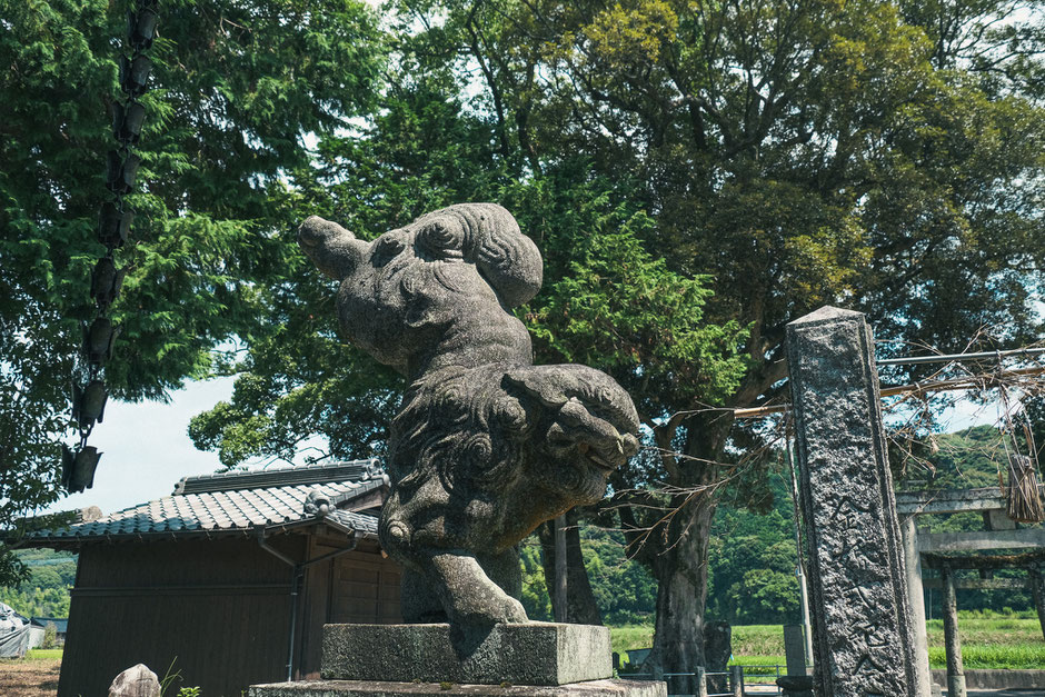 福岡県築上町 小原正八幡宮の逆立ち狛犬