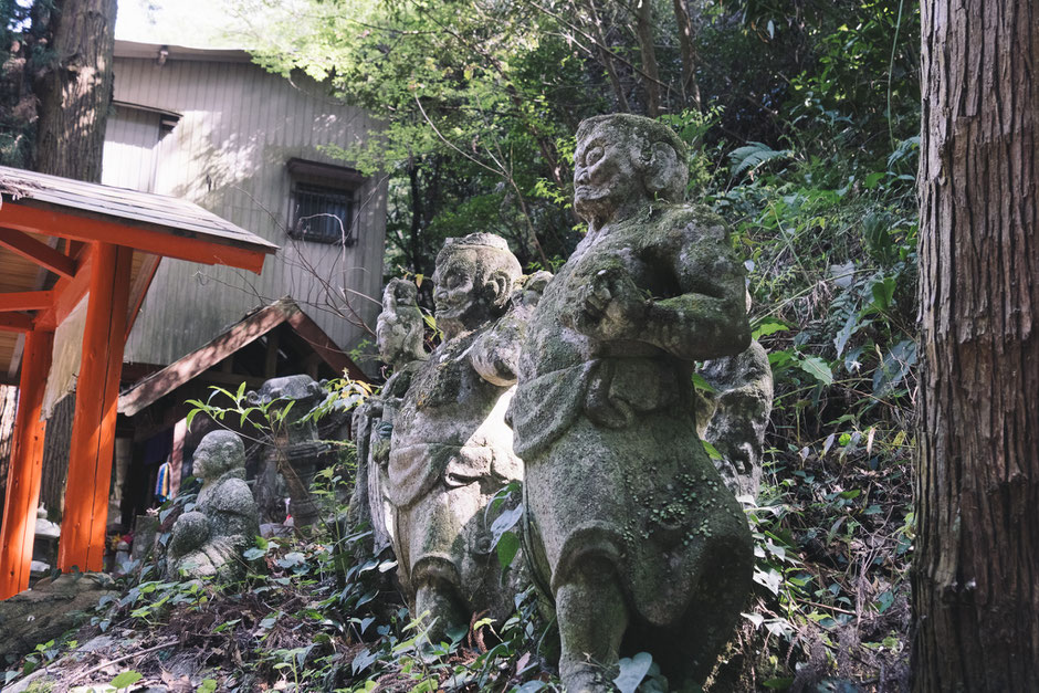 【難病平癒の観音様】福岡県みやこ町「胸の観音」石像