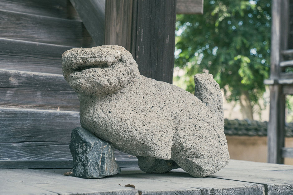 福岡県豊前市 石清水八幡神社 レトロ？な狛犬