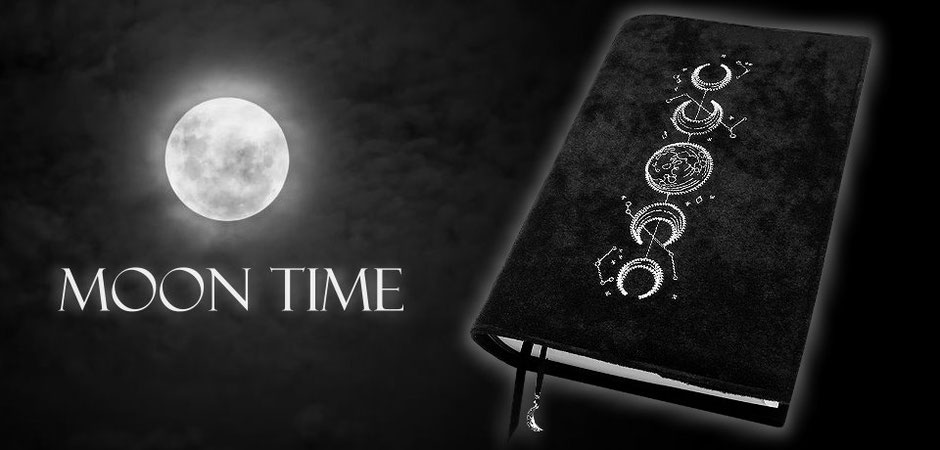 Buchhülle Moontime aus schwarzem Stoff mit Mondphasen-Stickerei