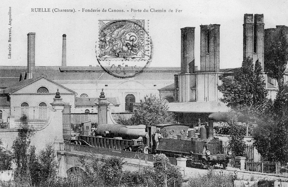 Le pont et la porte du chemin de fer à l'extrémité Est du raccordement ; carte envoyée en 1907 (?)