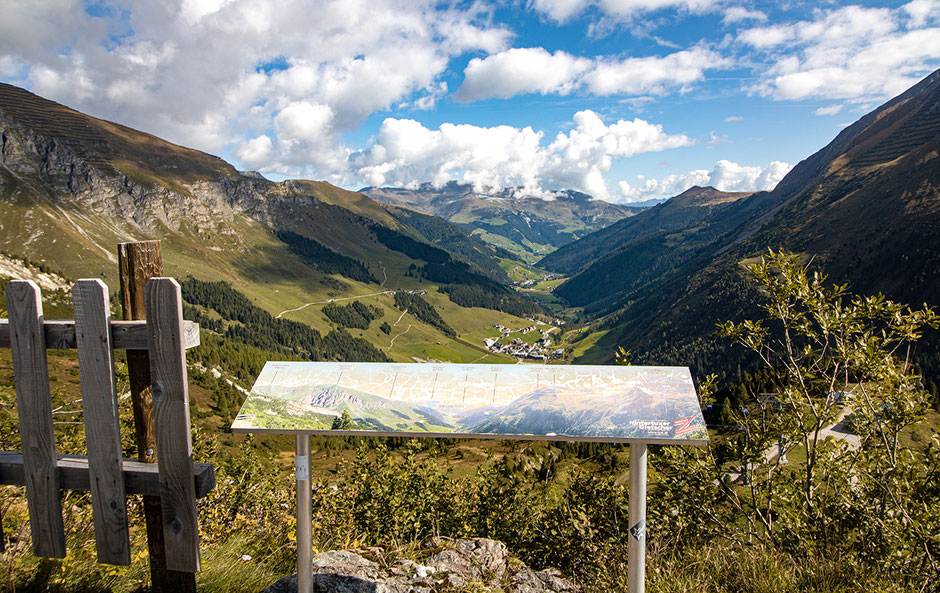 Wandern im Zillertal, Bergurlaub mit Hund, Hintertux, Wandern in Österreich, Wandern in Tirol, Wanderung Bichlalm