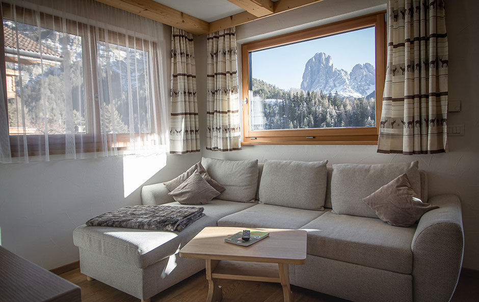 Urlaub auf den Bauernhof, Roter Hahn, Bauernhof Südtirol, Bergurlaub mit Hund, Chalet Tiscion, Urlaub in Südtirol