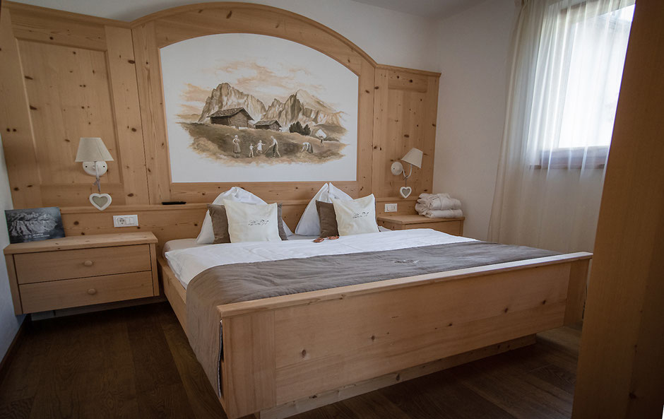 Urlaub auf den Bauernhof, Roter Hahn, Bauernhof Südtirol, Bergurlaub mit Hund, Chalet Tiscion, Urlaub in Südtirol