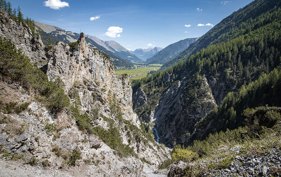 Wandern mit Hund, Wandern mit Kindern, Lechtal Tirol, Bergurlaub mit Hund, Tunnelweg Lechtal, Sulzlalm Lechtal