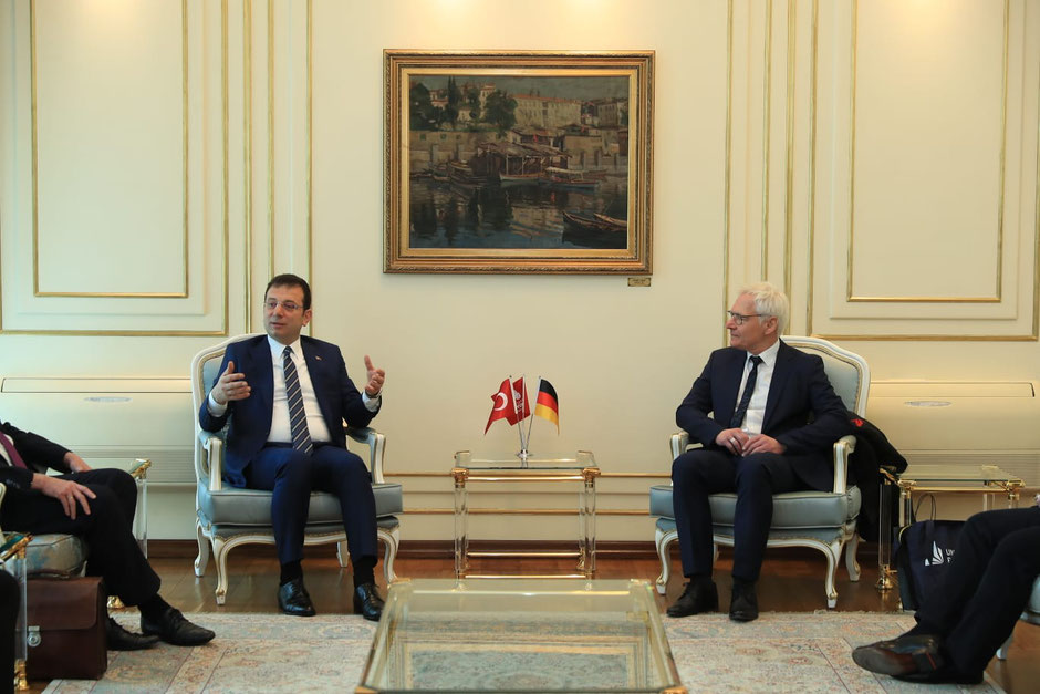 Ekrem Imamoglu, Oberbürgermeister von Groß-Istanbul, erinnerte sich gern an seinen Besuch in der "gemütlichen" Stadt Paderborn und unterstrich die Bedeutung deutsch-türkischer Partnerschaften.