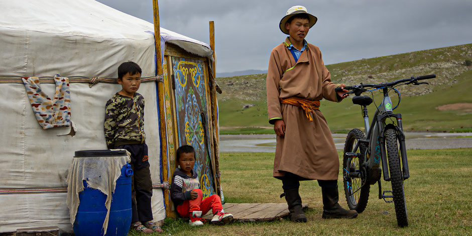yourte-nomade-mongolie-centrale-Orkhon
