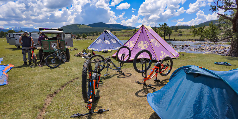 Explorez la Mongolie à Vélo : Une Aventure Unique au Cœur des Steppes Sauvages