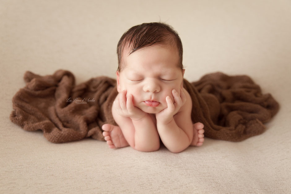 photographe bébé nouveau-né  St-Tropez, Gassin, Draguignan, photographe bébé Féjus, Cannes