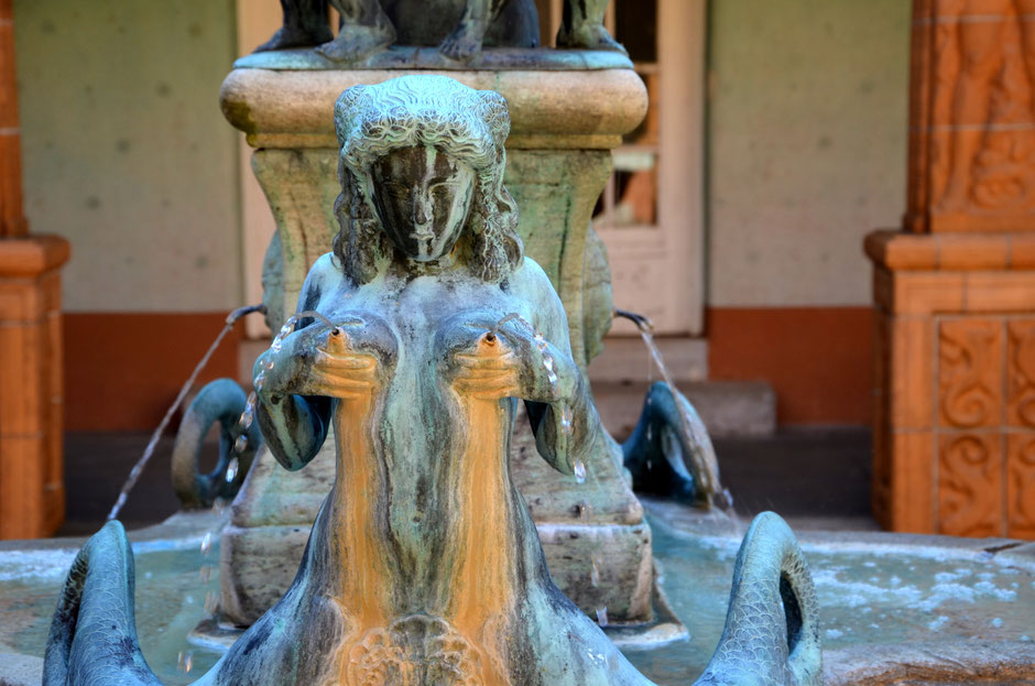 Brunnendetail im Schmuckhof des Badehauses 7, Ort der ersten Ernst-Ludwig-Buchmesse am Palmsonntag, den 09. April 2017, Foto: Petra Ihm-Fahle