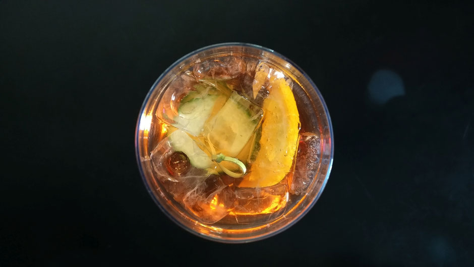 Crémant Spritz - Ernst Ludwig: Crémant Rosé, Aperol, Sprudel, Gurke - eisgekühlt