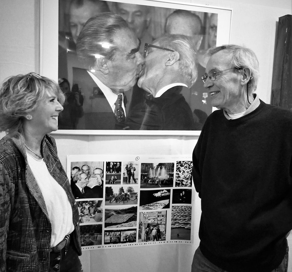 Ivonne Edelbauer-Ebersbach mit Fotograf Régis Bossu, Ernst-Ludwig-Buchmesse Bad Nauheim im April 2019