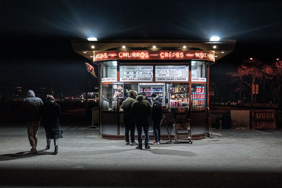 Kiosk Parijs - Frankrijk © Jurjen Veerman