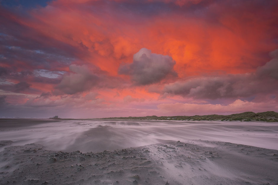 Spectaculaire wolkenlucht boven het Noordzeestrand van Terschelling