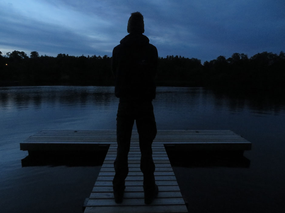 Abendstimmung am Grundsjön. Nach dem Baden und Kochen einfach mal die Ruhe genießen