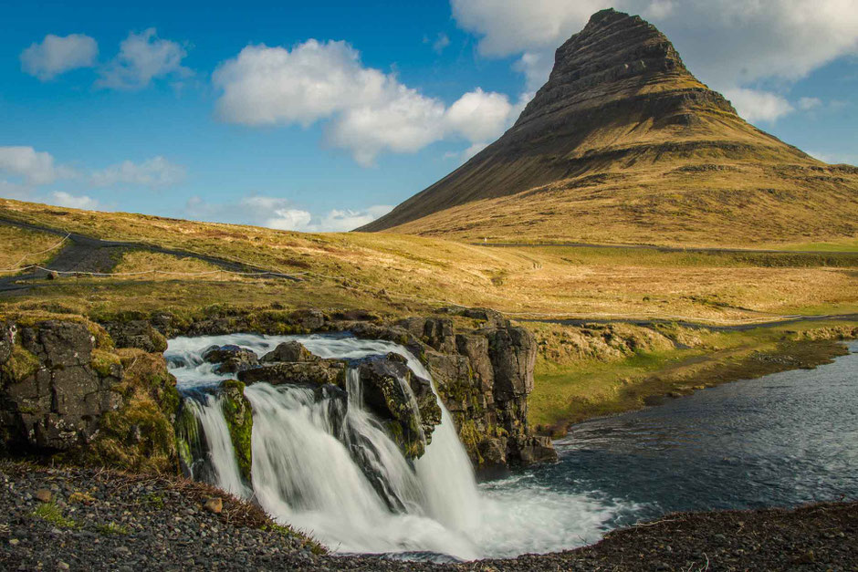 Kirkjufellsfoss waterfall iceland