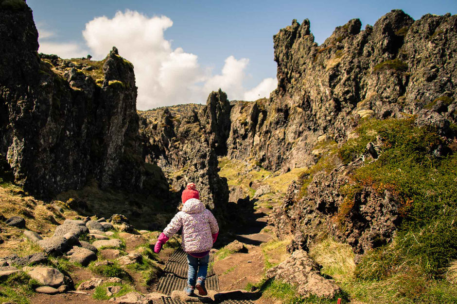 Walking to Djupalonssandur Beach Snaefellsjoekull National Park Iceland with kids