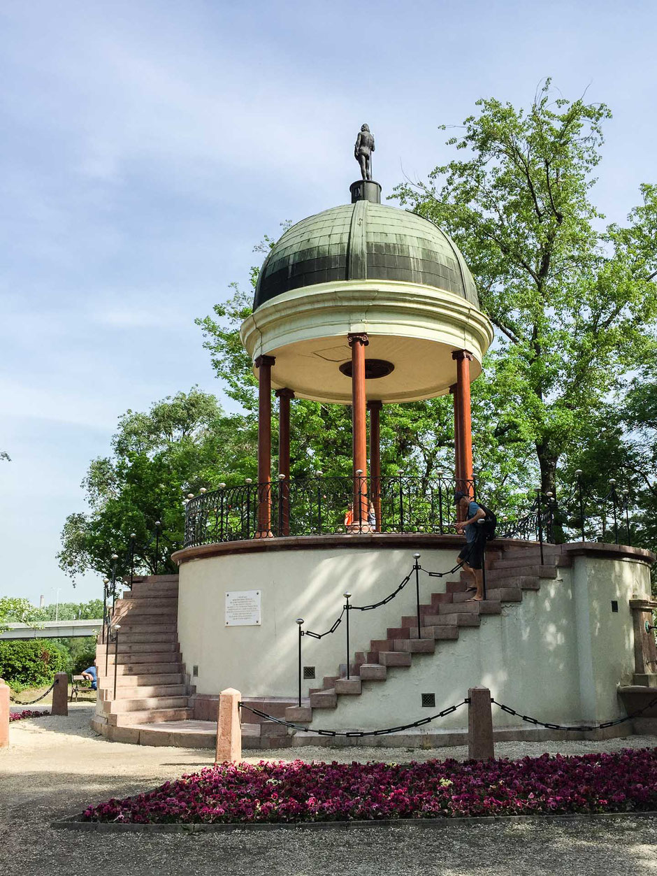 Musical Fountain Margaret Island Budapest with children