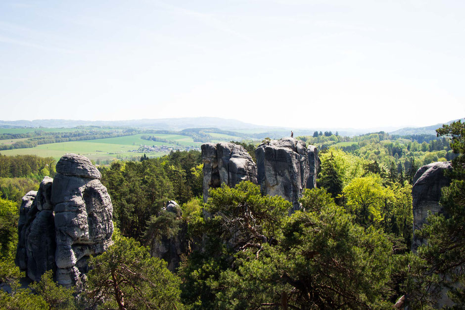 Hiking Hruba Skala to Valdstejn Castle with children in Bohemian Paradise