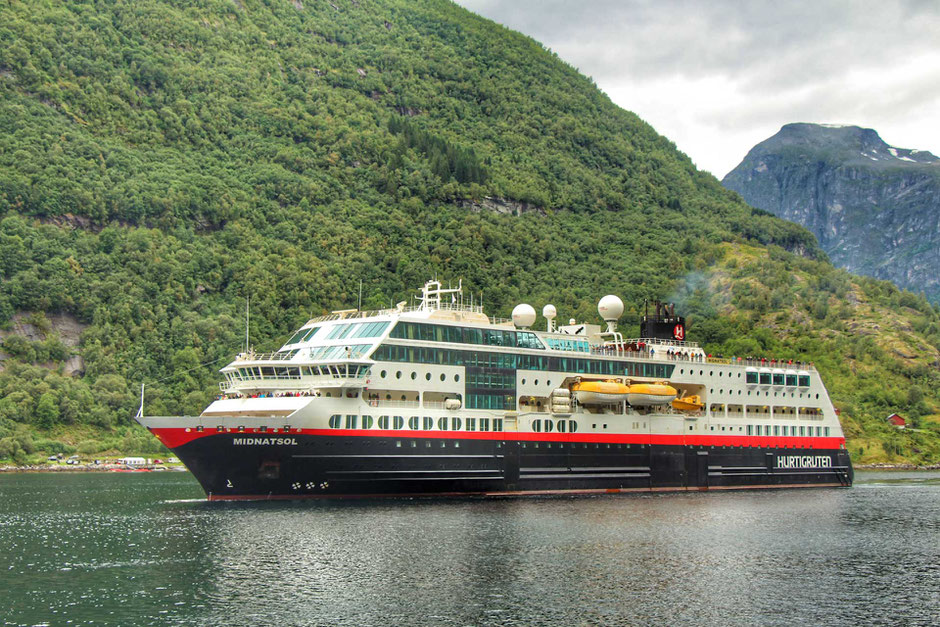 Hurtigruten to Geirangerfjord