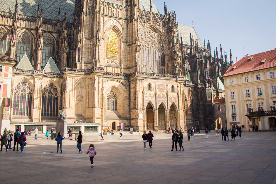 St. Vitus Cathedral in Prague with kids