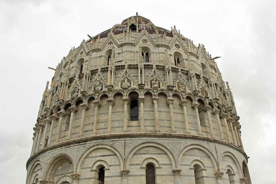 Piazza dei Miracoli Pisa Italy with kids