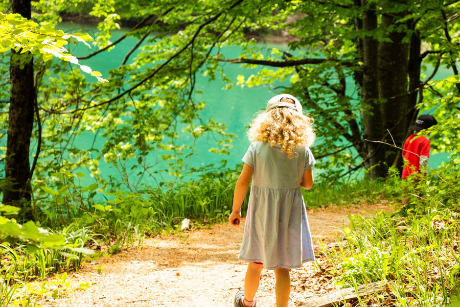 Hiking around Plitvice Lakes with kids
