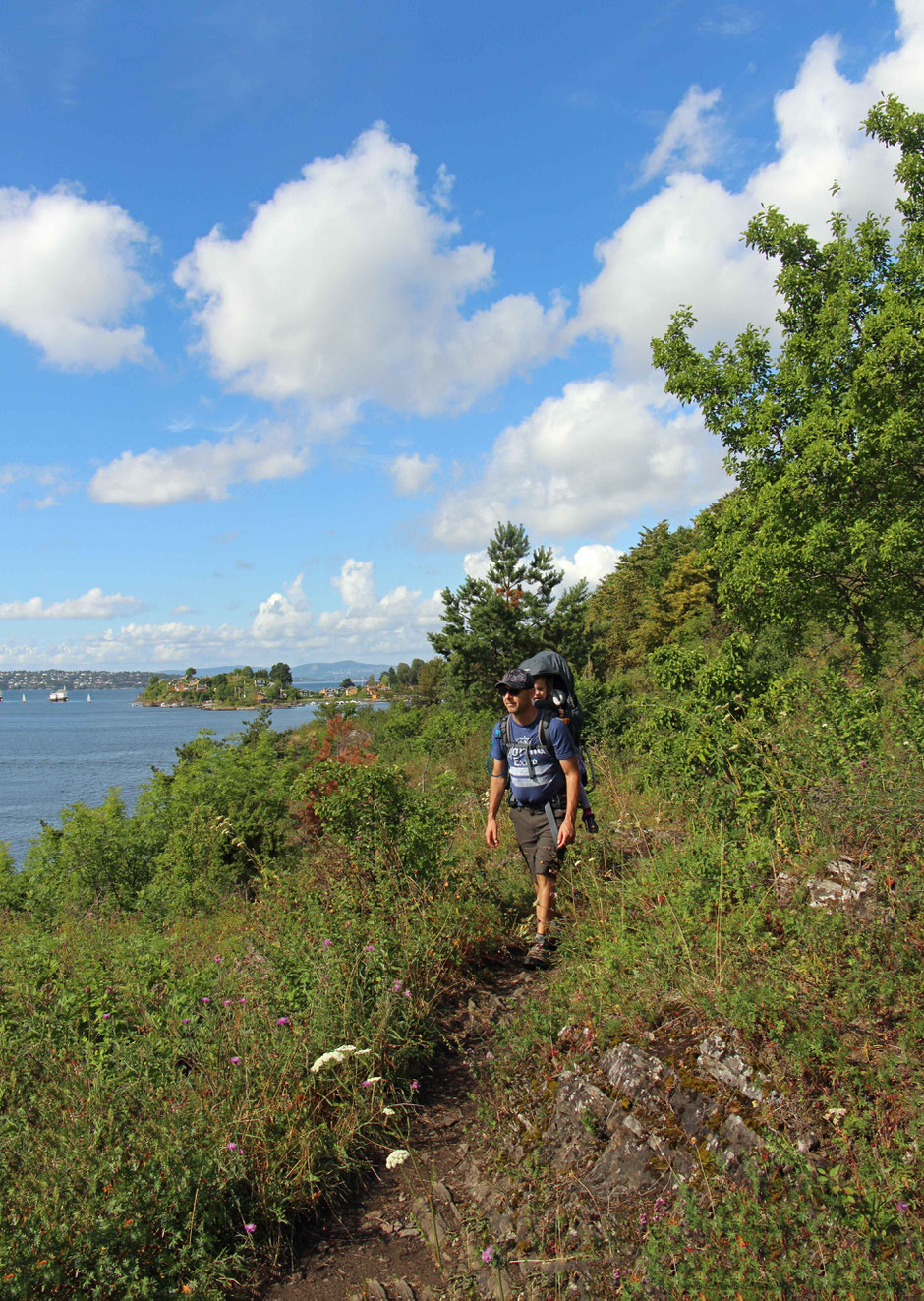 Hiking Hovedoya Island Oslo with children