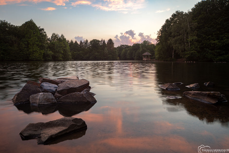 Bensberger See, die Saaler Mühle zum Sonnenuntergang