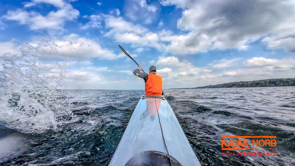Surfski VAJDA Makai 48 Elite intermediate für Fortgeschrittene testen kaufen, Kajak Nord