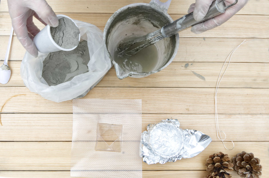 DIY Floating Pine Cone Concrete Tutorial by PASiNGA