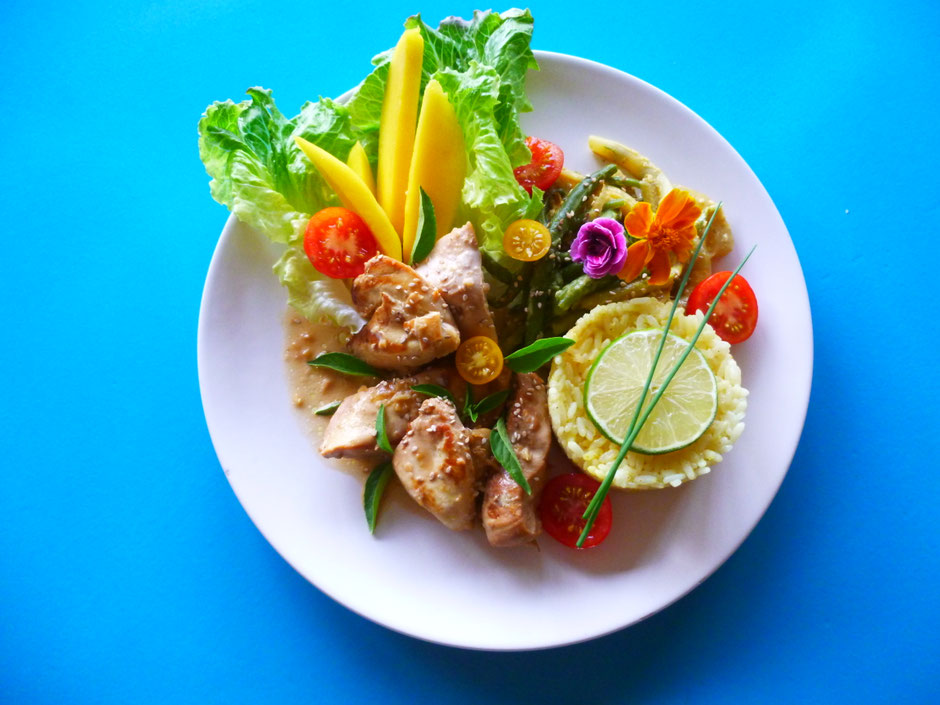 Poulet coco, mangue et haricots frais du jardin de Jeff et Maïa (La Bâtie-Montsaléon 05)
