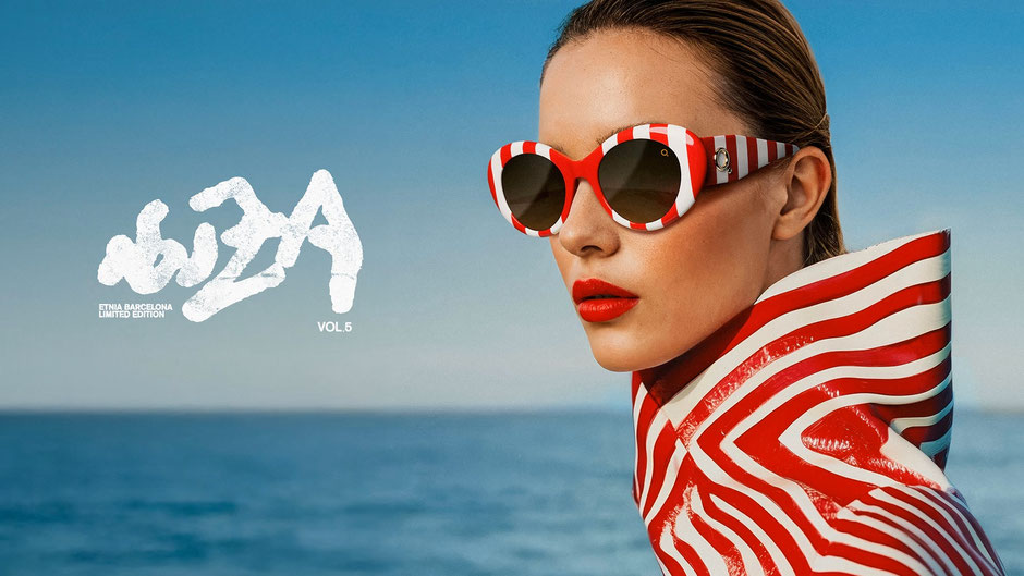 Frau mit rot-weiß gestreifter Sonnenbrille von etnia