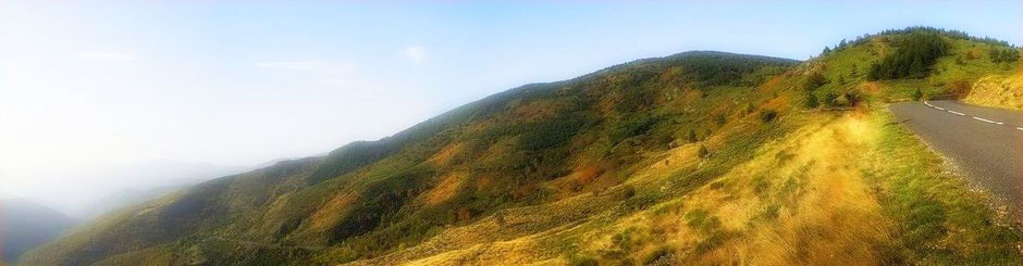 Route de la petite corniche des Cévennes proximité gite de liou Lozere