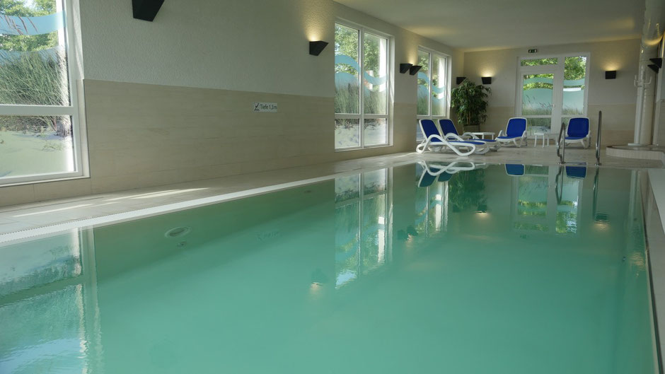 Das großzügige Schwimmbad in der Residenz Hohe Lith in Cuxhaven Duhnen