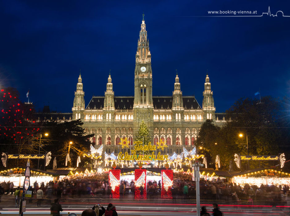 Wiener Christkindlmarkt Rathaus City Zentrum Hotel Urania buchen booking günstig Nähe