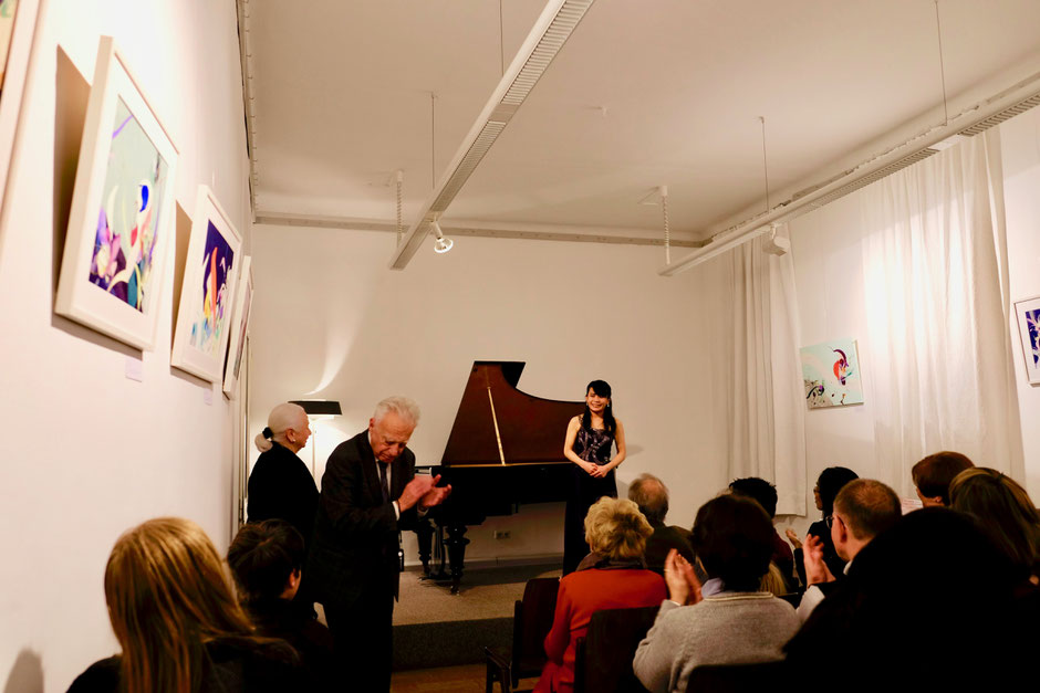 Photo and pictures by Hiroko Ueba