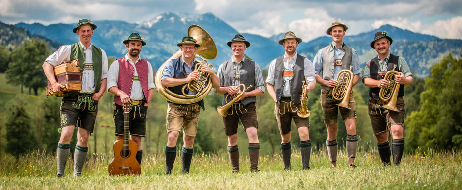 Tegernseer Tanzlmusi - die Profis für bayerische Musik- buchen Sie jetzt!