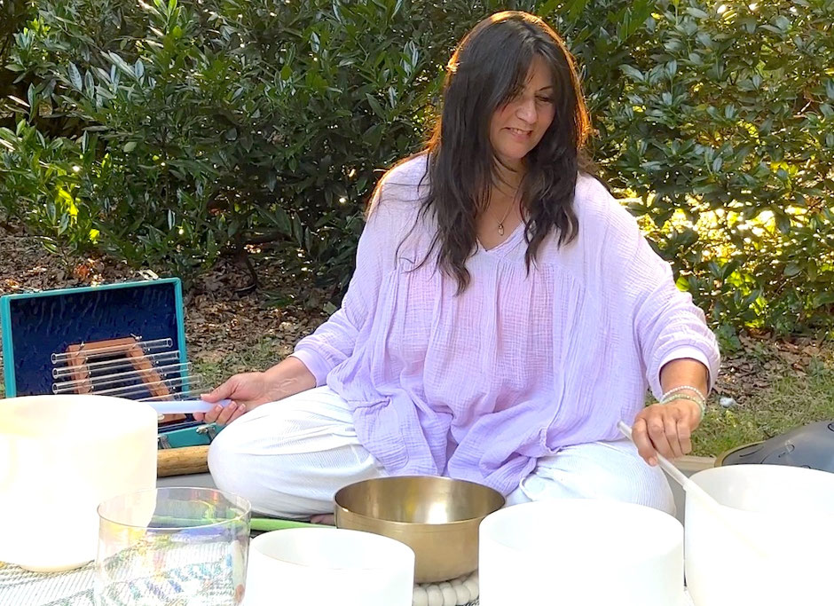Outdoor Sound Bath mit Kristallklangschalen und Klangschalen in der Natur in Jesteburg - Lüllau